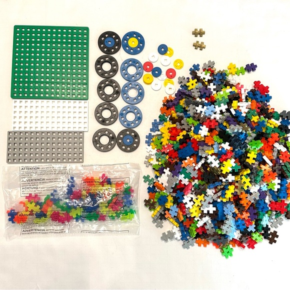 Plus Plus Creative Building Blocks Set with Wheels - Picture 1 of 4